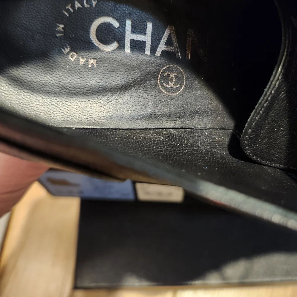 CHANEL Black Leather Lace-Up Platform Heels with Chain Trim - Picture 4 of 5